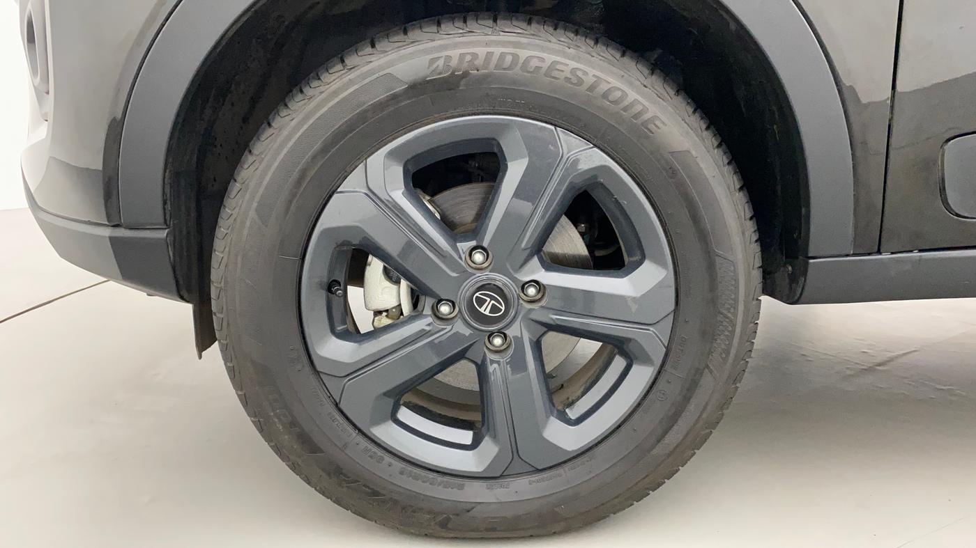 2022 Tata NEXON XZA PLUS (O) PETROL DARK EDITION, Petrol, Automatic, 4,391 km, Left Front Wheel