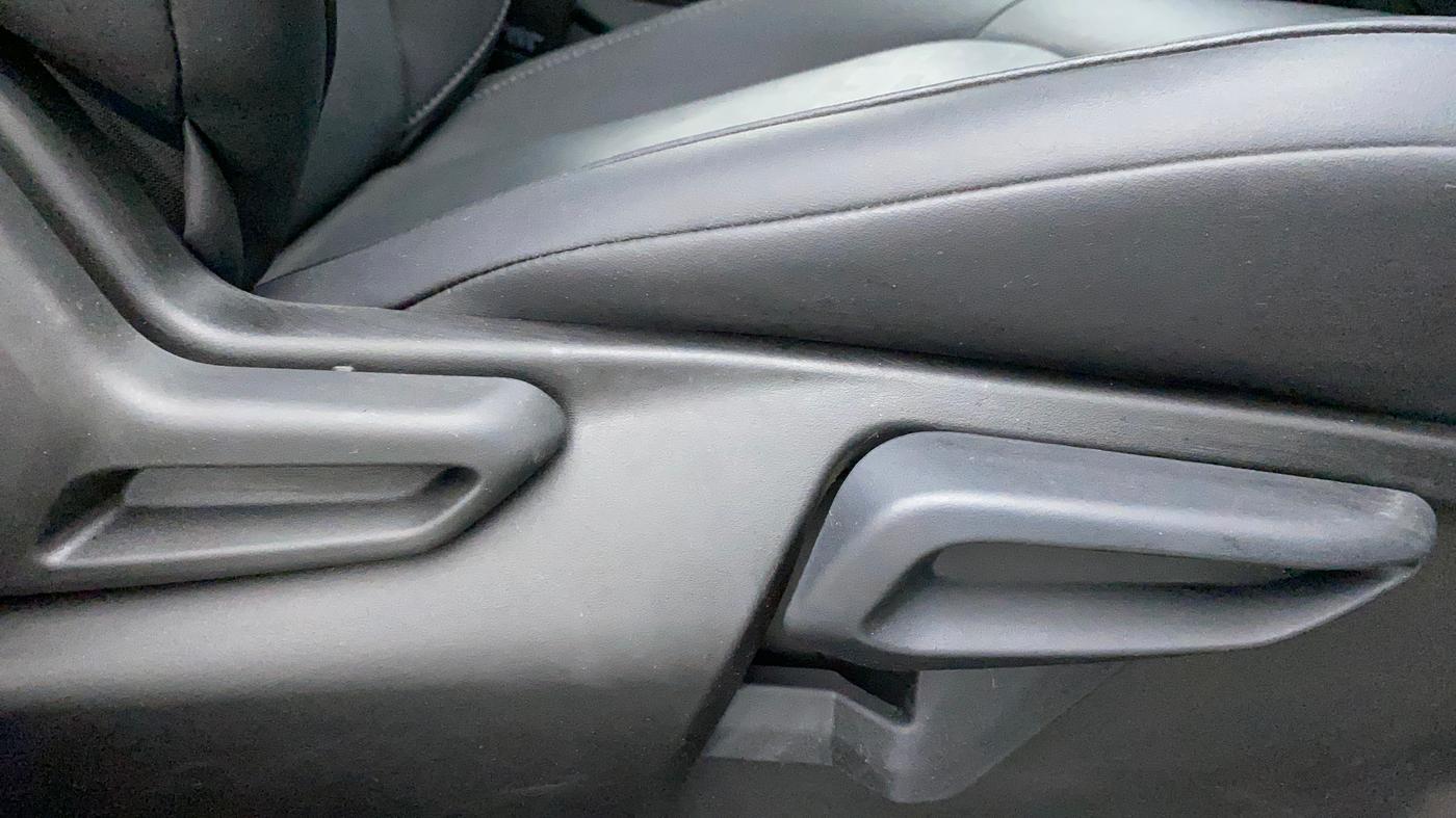 2022 Tata NEXON XZA PLUS (O) PETROL DARK EDITION, Petrol, Automatic, 4,391 km, Driver Side Adjustment Panel