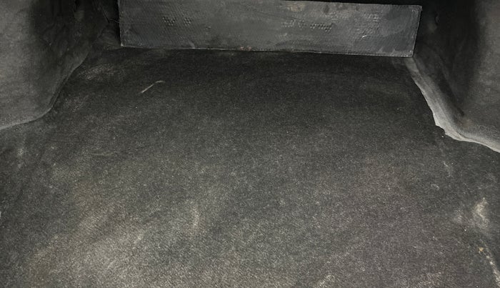 2018 Maruti Ciaz ALPHA  AT 1.5 SHVS PETROL, Petrol, Automatic, 1,02,311 km, Boot Inside