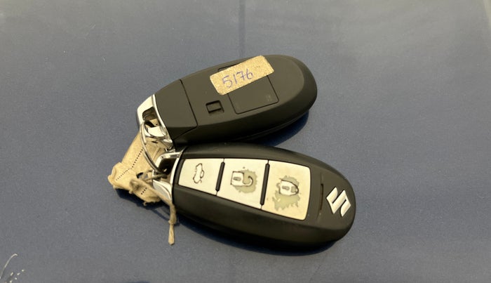 2018 Maruti Ciaz ALPHA  AT 1.5 SHVS PETROL, Petrol, Automatic, 1,02,311 km, Key Close Up