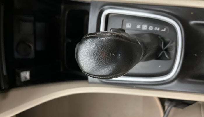 2018 Maruti Ciaz ALPHA  AT 1.5 SHVS PETROL, Petrol, Automatic, 1,02,311 km, Gear Lever