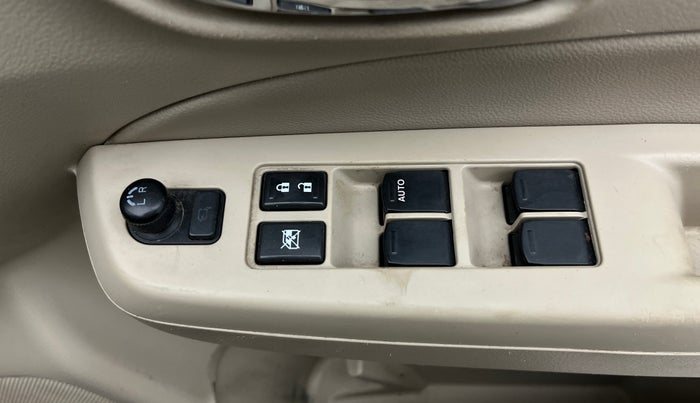 2018 Maruti Ciaz ALPHA  AT 1.5 SHVS PETROL, Petrol, Automatic, 1,02,311 km, Driver Side Door Panels Control