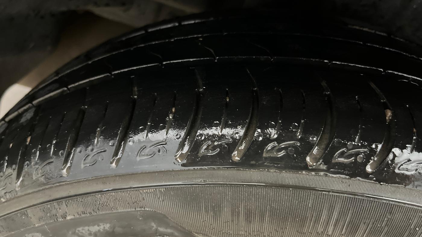 2018 Maruti Ciaz ALPHA  AT 1.5 SHVS PETROL, Petrol, Automatic, 1,02,771 km, Right Rear Tyre Tread