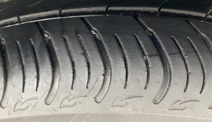 2019 Ford New Figo TITANIUM 1.2 PETROL MT, Petrol, Manual, 31,429 km, Left Rear Tyre Tread