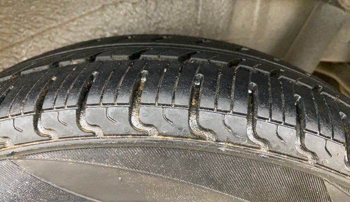 2017 Maruti Wagon R 1.0 VXI, Petrol, Manual, 35,781 km, Left Rear Tyre Tread