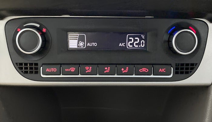 2015 Volkswagen Vento HIGHLINE 1.6 MPI, Petrol, Manual, 83,825 km, Automatic Climate Control