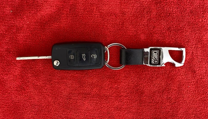 2015 Volkswagen Vento HIGHLINE 1.6 MPI, Petrol, Manual, 83,825 km, Key Close Up