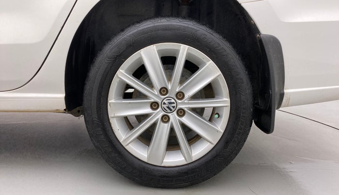 2015 Volkswagen Vento HIGHLINE 1.6 MPI, Petrol, Manual, 83,825 km, Left Rear Wheel