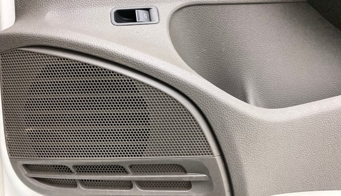 2015 Volkswagen Vento HIGHLINE 1.6 MPI, Petrol, Manual, 83,825 km, Speaker