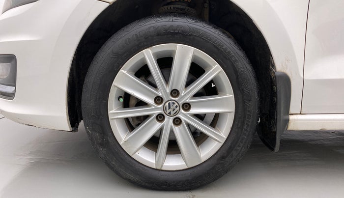 2015 Volkswagen Vento HIGHLINE 1.6 MPI, Petrol, Manual, 83,825 km, Left Front Wheel