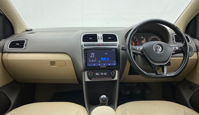 2015 Volkswagen Vento HIGHLINE 1.6 MPI, Petrol, Manual, 83,825 km, Dashboard