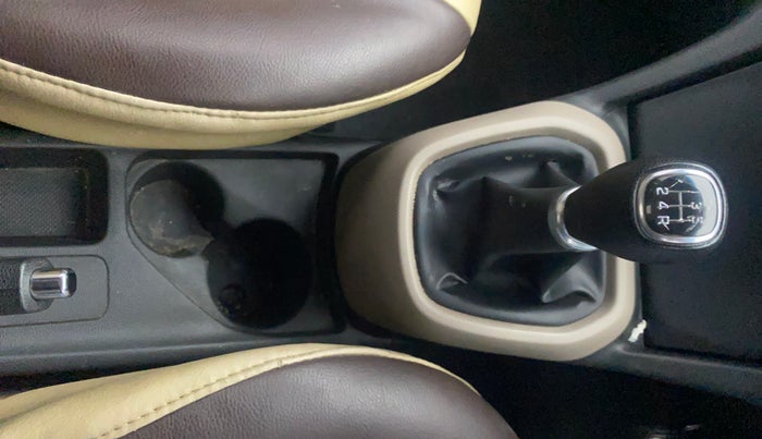 2015 Hyundai Xcent S 1.2, Petrol, Manual, 77,021 km, Gear Lever