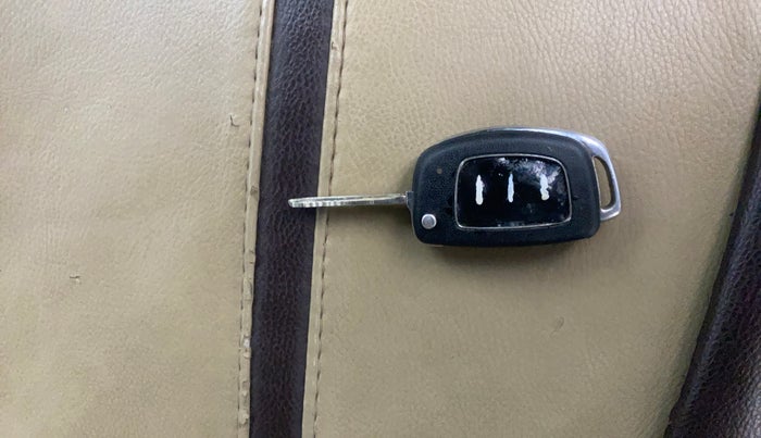 2015 Hyundai Xcent S 1.2, Petrol, Manual, 77,021 km, Key Close Up