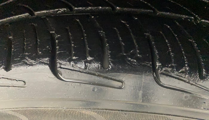 2015 Hyundai Xcent S 1.2, Petrol, Manual, 77,021 km, Right Front Tyre Tread