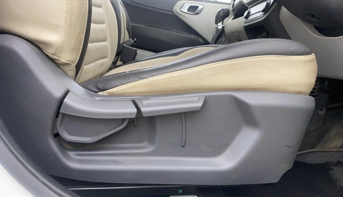 2020 Hyundai GRAND I10 NIOS SPORTZ 1.2 KAPPA VTVT CNG, CNG, Manual, 69,942 km, Driver Side Adjustment Panel