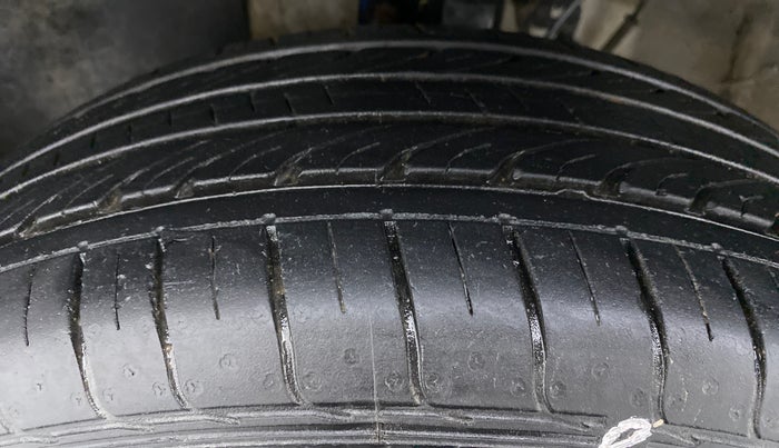 2021 Hyundai VENUE S MT 1.2 KAPPA, Petrol, Manual, 12,363 km, Left Front Tyre Tread