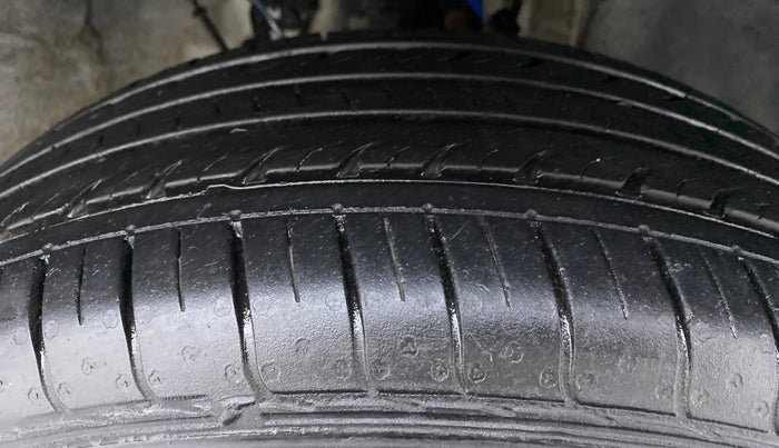2021 Hyundai VENUE S MT 1.2 KAPPA, Petrol, Manual, 12,363 km, Right Front Tyre Tread