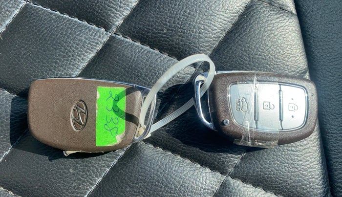 2019 Hyundai Elite i20 ASTA (O) CVT, Petrol, Automatic, 40,041 km, Key Close Up