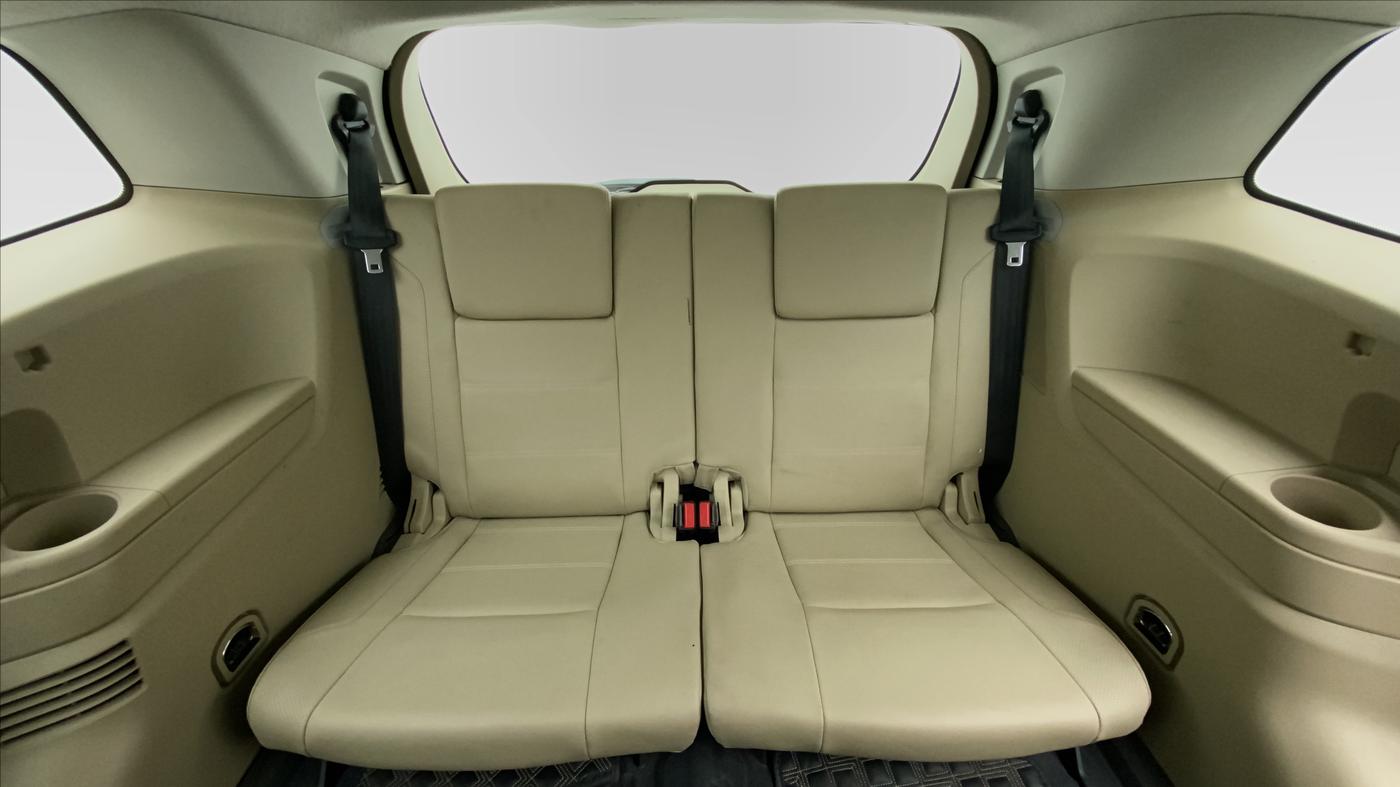 2016 Ford Endeavour 2.2l 4X4 MT Trend, Diesel, Manual, 79,463 km, Third Seat Row ( optional )