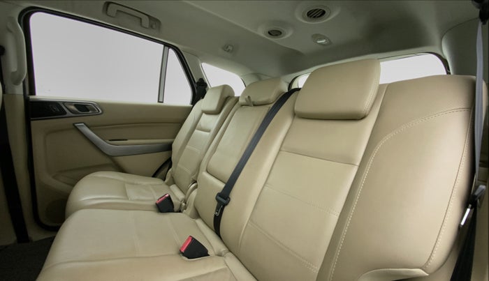 2016 Ford Endeavour 2.2l 4X4 MT Trend, Diesel, Manual, 79,463 km, Right Side Rear Door Cabin