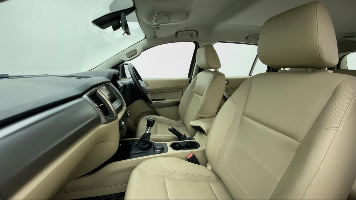 2016 Ford Endeavour 2.2l 4X4 MT Trend, Diesel, Manual, 79,463 km, Right Side Front Door Cabin