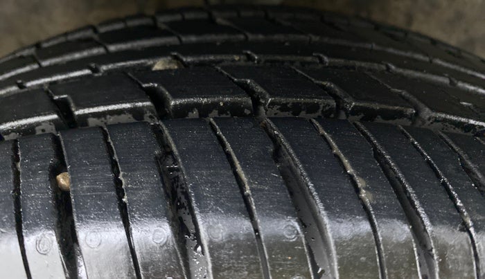 2010 Maruti Alto K10 LXI P, Petrol, Manual, 33,888 km, Right Front Tyre Tread