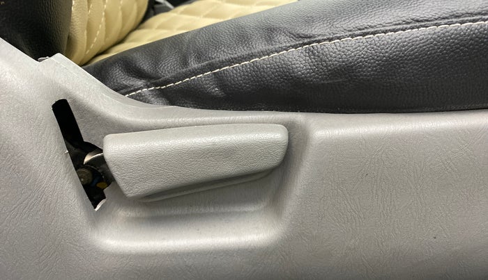 2010 Maruti Alto K10 LXI P, Petrol, Manual, 33,888 km, Driver Side Adjustment Panel