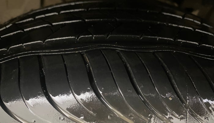 2017 Tata NEXON XZ PLUS DIESEL, Diesel, Manual, 93,066 km, Right Front Tyre Tread