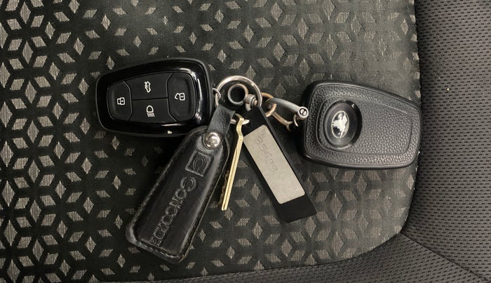 2017 Tata NEXON XZ PLUS DIESEL, Diesel, Manual, 93,066 km, Key Close Up