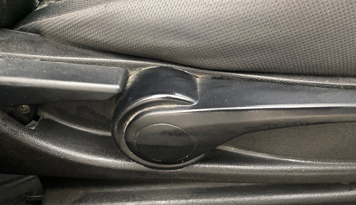 2017 Tata NEXON XZ PLUS DIESEL, Diesel, Manual, 93,066 km, Driver Side Adjustment Panel