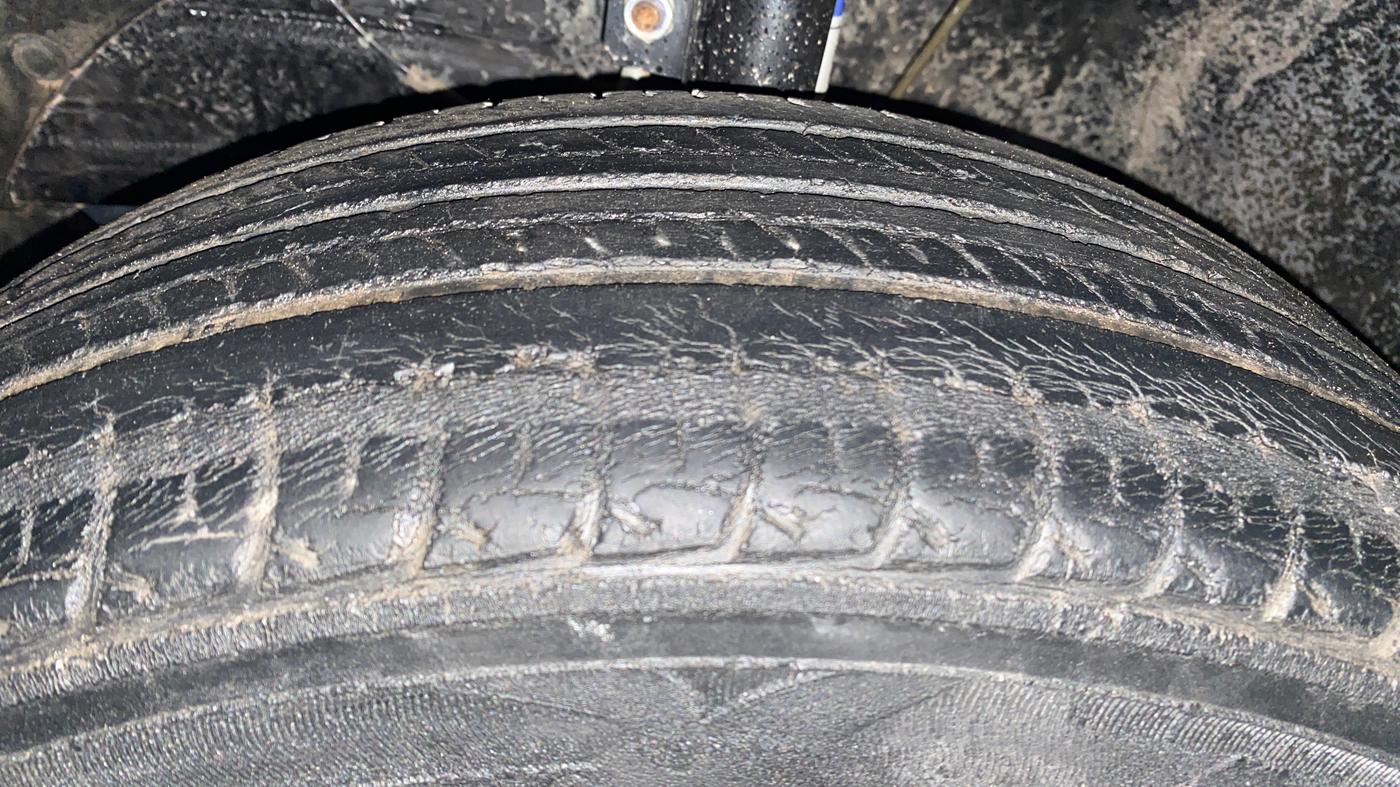 2016 Maruti Baleno DELTA DIESEL 1.3, Diesel, Manual, 65,738 km, Left Front Tyre Tread