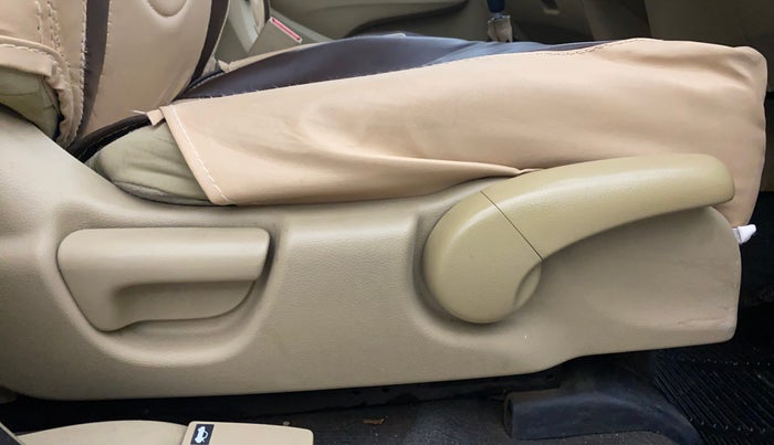 2013 Honda City 1.5L I-VTEC S MT, Petrol, Manual, 1,15,949 km, Driver Side Adjustment Panel