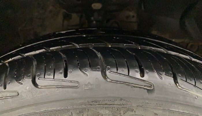 2013 Honda City 1.5L I-VTEC S MT, Petrol, Manual, 1,15,949 km, Right Front Tyre Tread