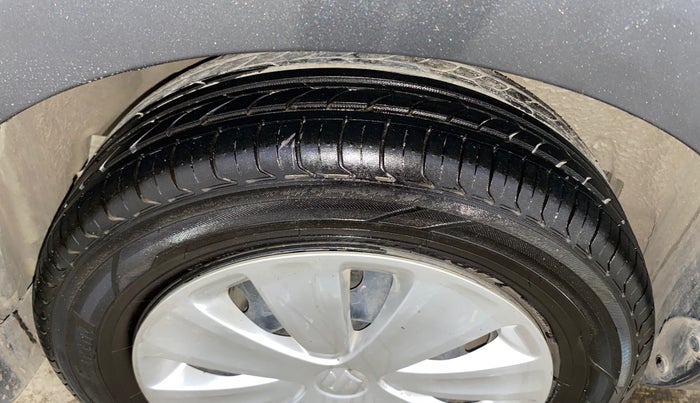 2015 Maruti Ertiga VXI CNG, CNG, Manual, 81,031 km, Right Rear Tyre Tread