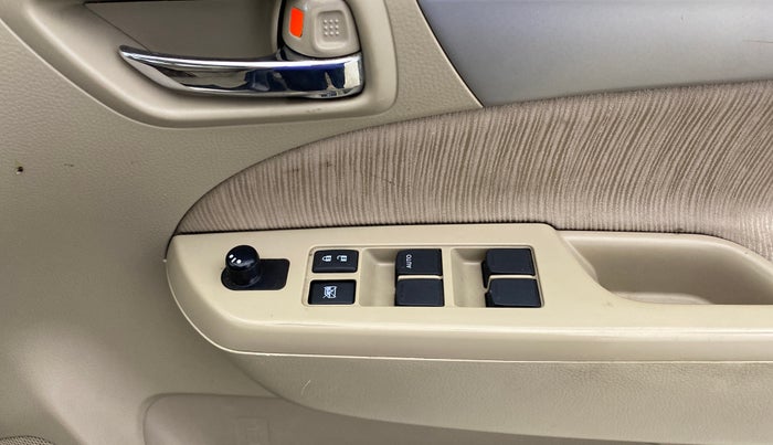 2015 Maruti Ertiga VXI CNG, CNG, Manual, 81,031 km, Driver Side Door Panels Control