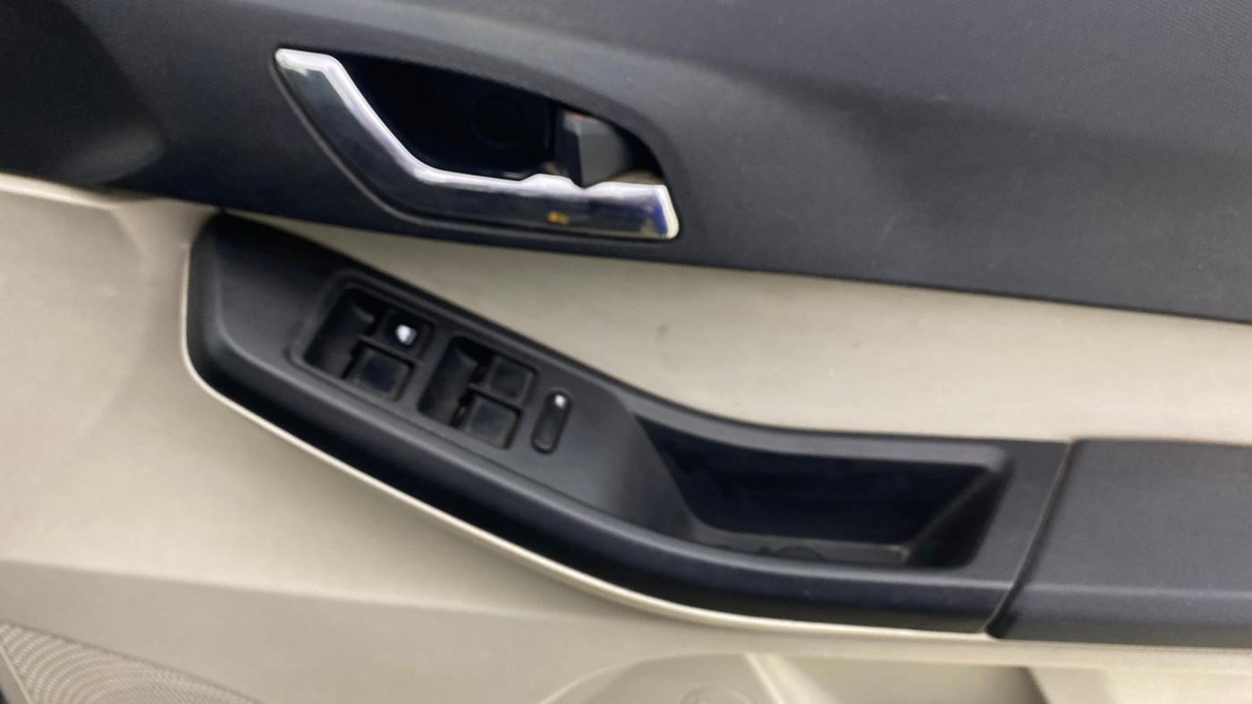2022 Tata Tiago XZA PLUS PETROL, Petrol, Automatic, 60,361 km, Driver Side Door Panels Control