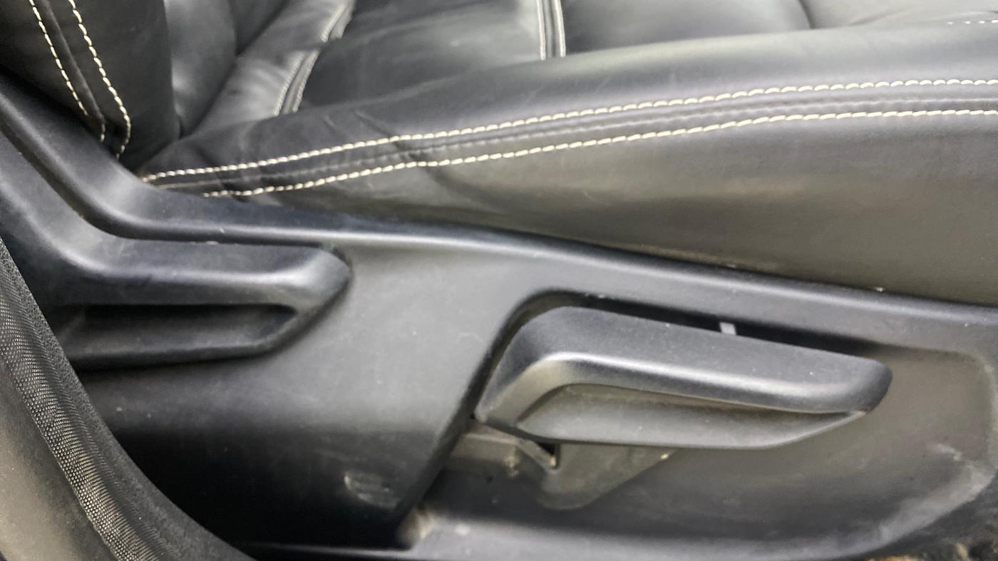 2022 Tata Tiago XZA PLUS PETROL, Petrol, Automatic, 60,361 km, Driver Side Adjustment Panel