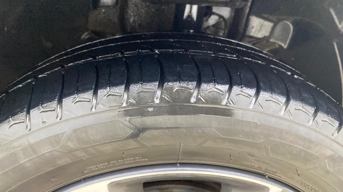 2022 Tata Tiago XZA PLUS PETROL, Petrol, Automatic, 60,361 km, Right Front Tyre Tread
