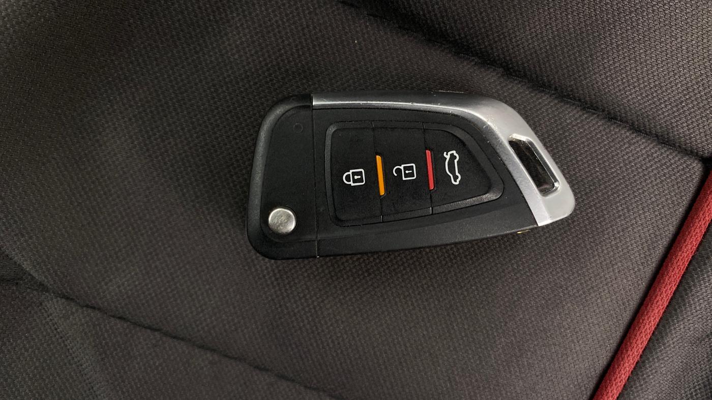 2014 Maruti Wagon R Stingray VXI, Petrol, Manual, 30,613 km, Key Close Up