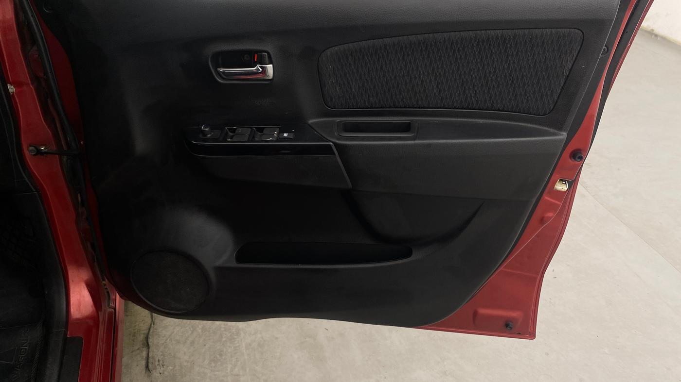 2014 Maruti Wagon R Stingray VXI, Petrol, Manual, 30,613 km, Driver Side Door Panels Control