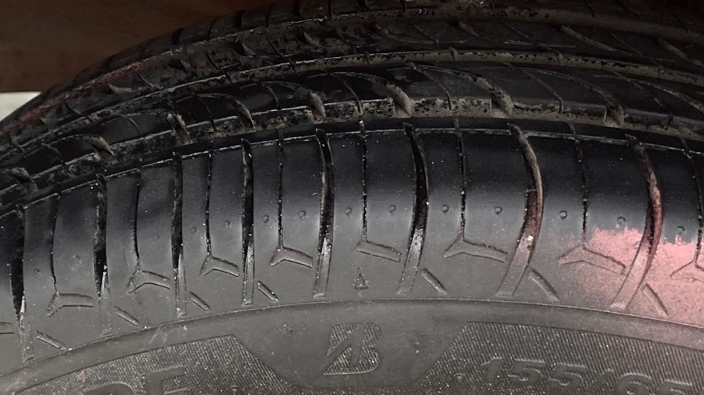 2014 Maruti Wagon R Stingray VXI, Petrol, Manual, 30,613 km, Left Front Tyre Tread