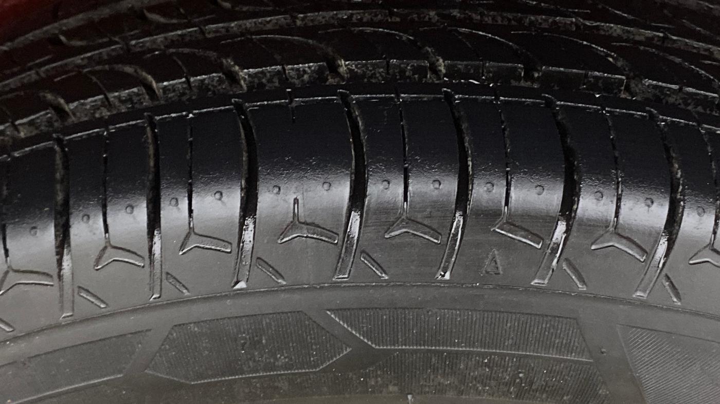 2014 Maruti Wagon R Stingray VXI, Petrol, Manual, 30,613 km, Left Rear Tyre Tread