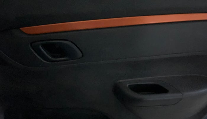 2018 Renault Kwid CLIMBER 1.0, Petrol, Manual, 51,509 km, Driver Side Door Panels Control