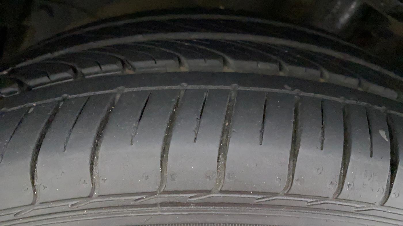 2018 Toyota YARIS VX CVT, Petrol, Automatic, 49,322 km, Left Front Tyre Tread