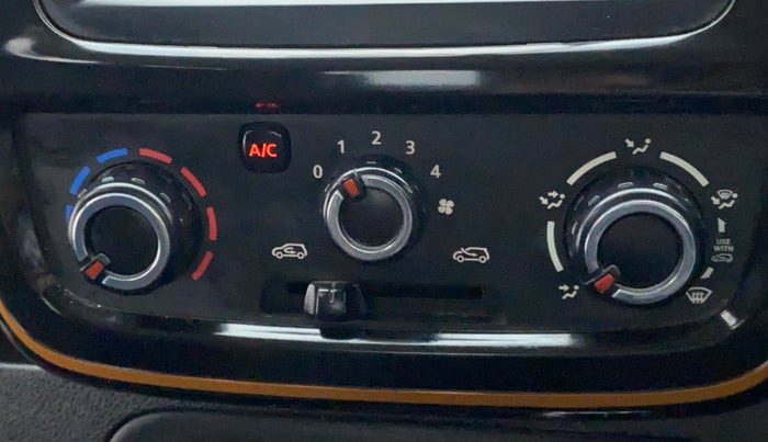 2017 Renault Kwid CLIMBER 1.0 AMT, Petrol, Automatic, 55,353 km, Dashboard - Air Re-circulation knob is not working