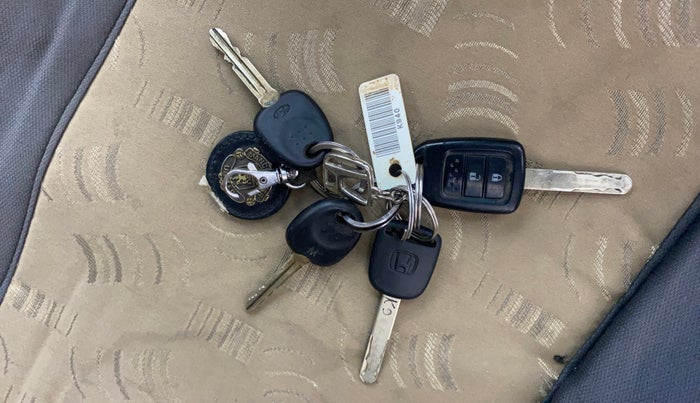 2013 Hyundai i10 MAGNA 1.1, Petrol, Manual, 59,689 km, Key Close Up