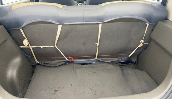 2013 Hyundai i10 MAGNA 1.1, Petrol, Manual, 59,689 km, Boot Inside