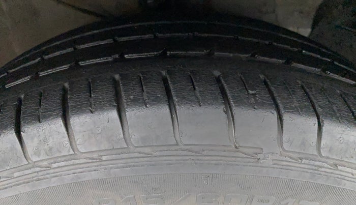 2017 Hyundai Creta 1.6 SX PLUS AUTO PETROL, Petrol, Automatic, 38,308 km, Right Front Tyre Tread
