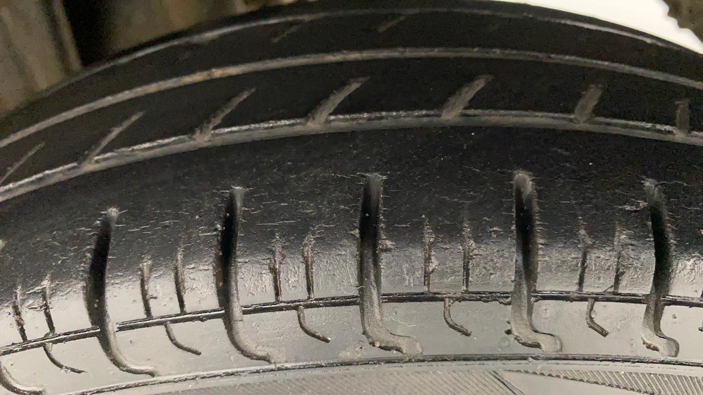 2016 Maruti Alto 800 VXI, Petrol, Manual, 47,956 km, Left Rear Tyre Tread