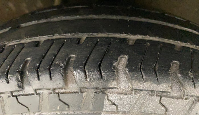 2016 Maruti Alto 800 VXI, Petrol, Manual, 47,956 km, Right Front Tyre Tread